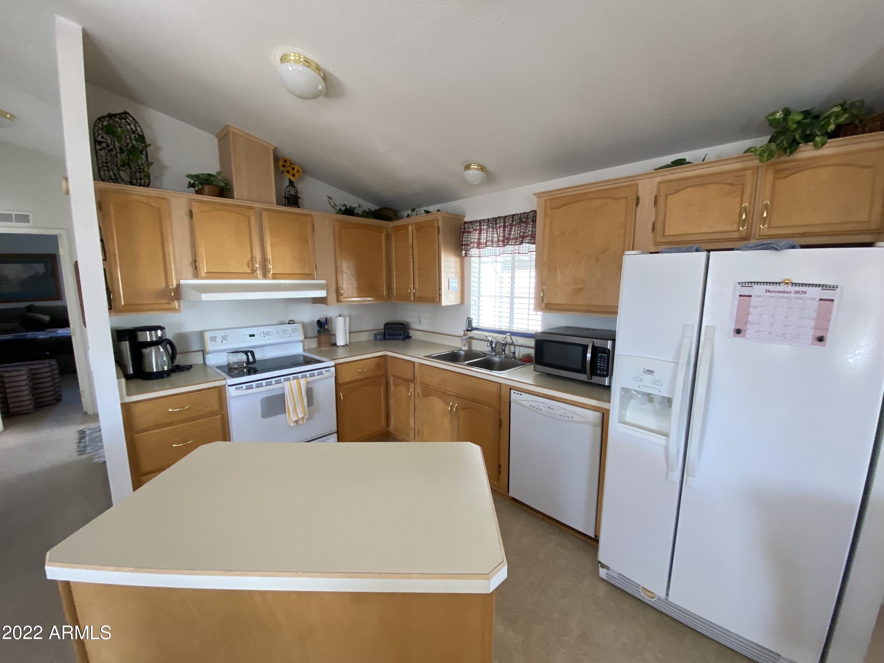 301 South Signal Butte Road, Unit 15 Apache Junction, AZ 85120 - Photo 18 of 30 kitchen 1 IMG-8693