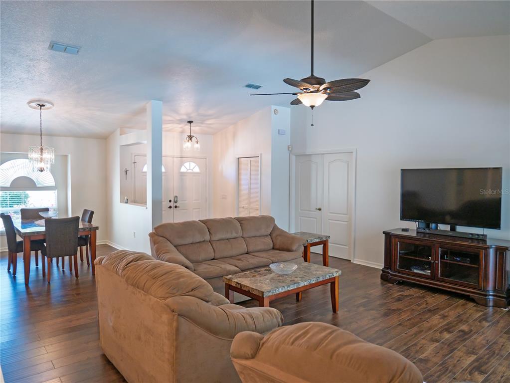 5343 Sagamore Court New Port Richey, FL 34655 - Photo 9 of 37