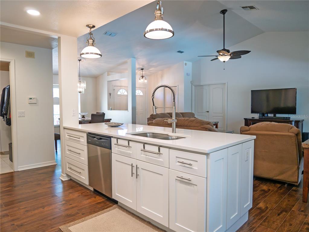 5343 Sagamore Court New Port Richey, FL 34655 - Photo 10 of 37