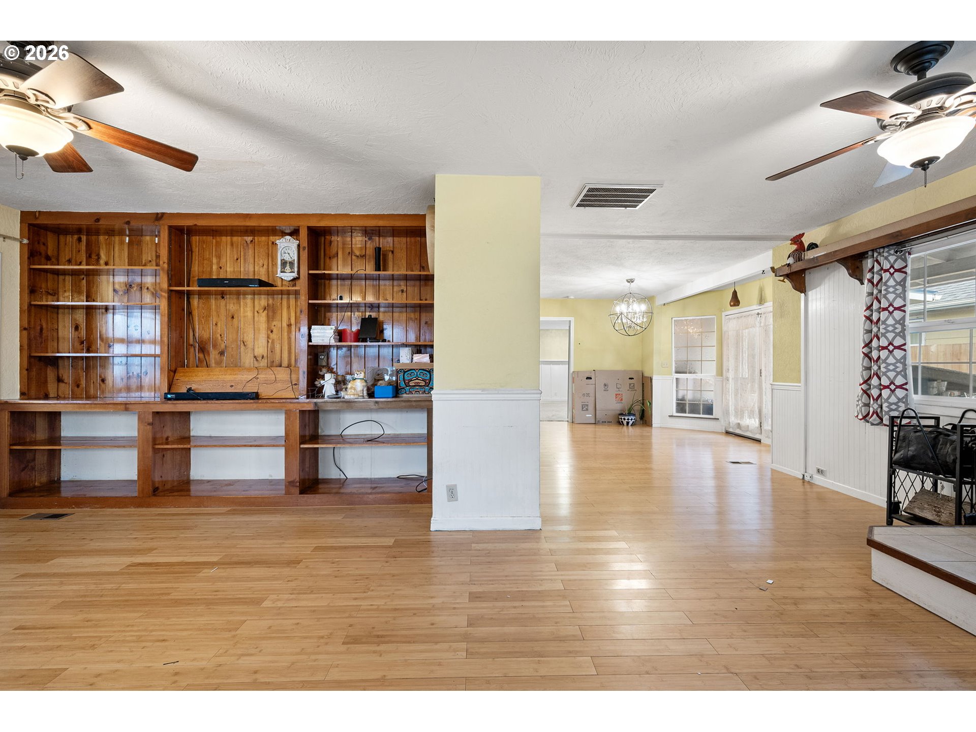 808 North 10th Street Cottage Grove, OR 97424 - Photo 4 of 34