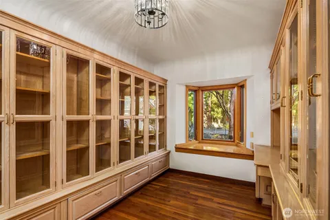a view of a bedroom with cabinet