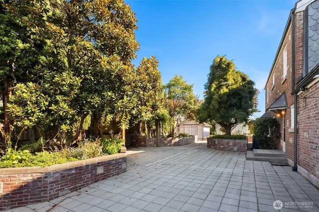 front view of house with a yard