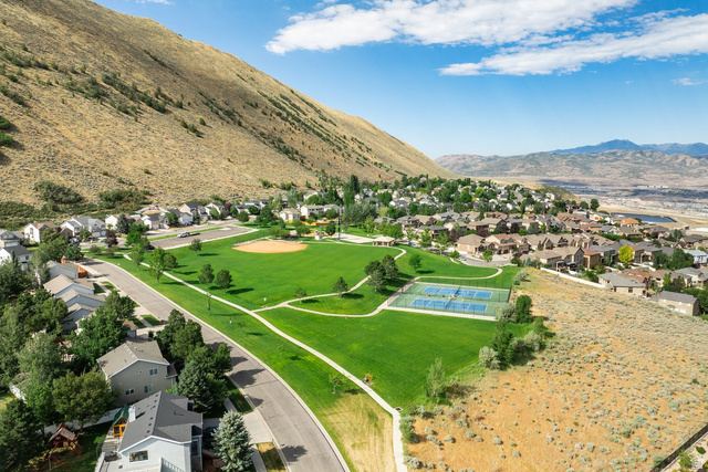 258 Red Leaf Drive Draper, UT 84020 - Photo 45 of 53