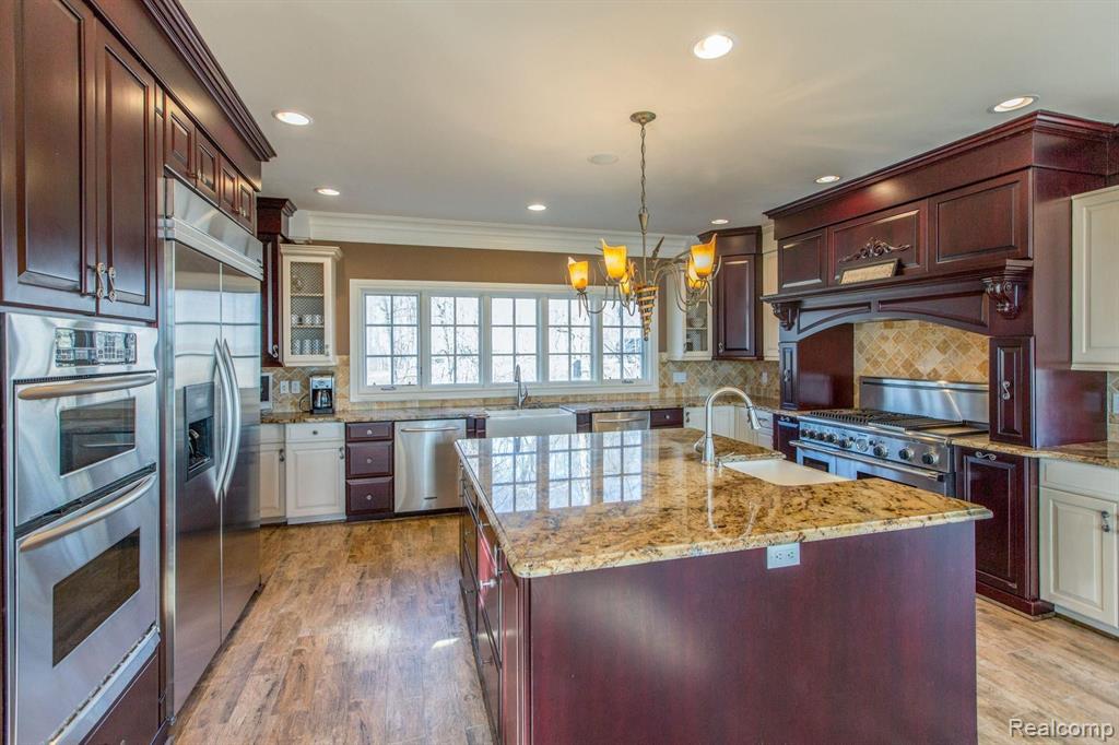 4021 Commerce Road West Bloomfield, MI 48324 - Photo 12 of 36