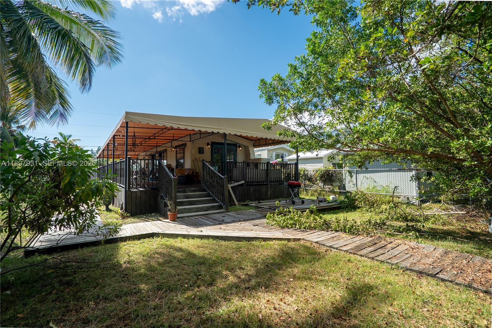 561 Gordon Circle Key Largo, FL 33037 - Photo 18 of 27