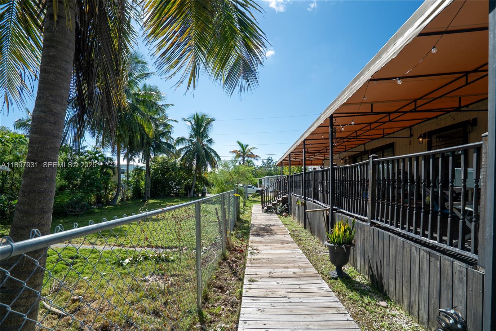561 Gordon Circle Key Largo, FL 33037 - Photo 19 of 27