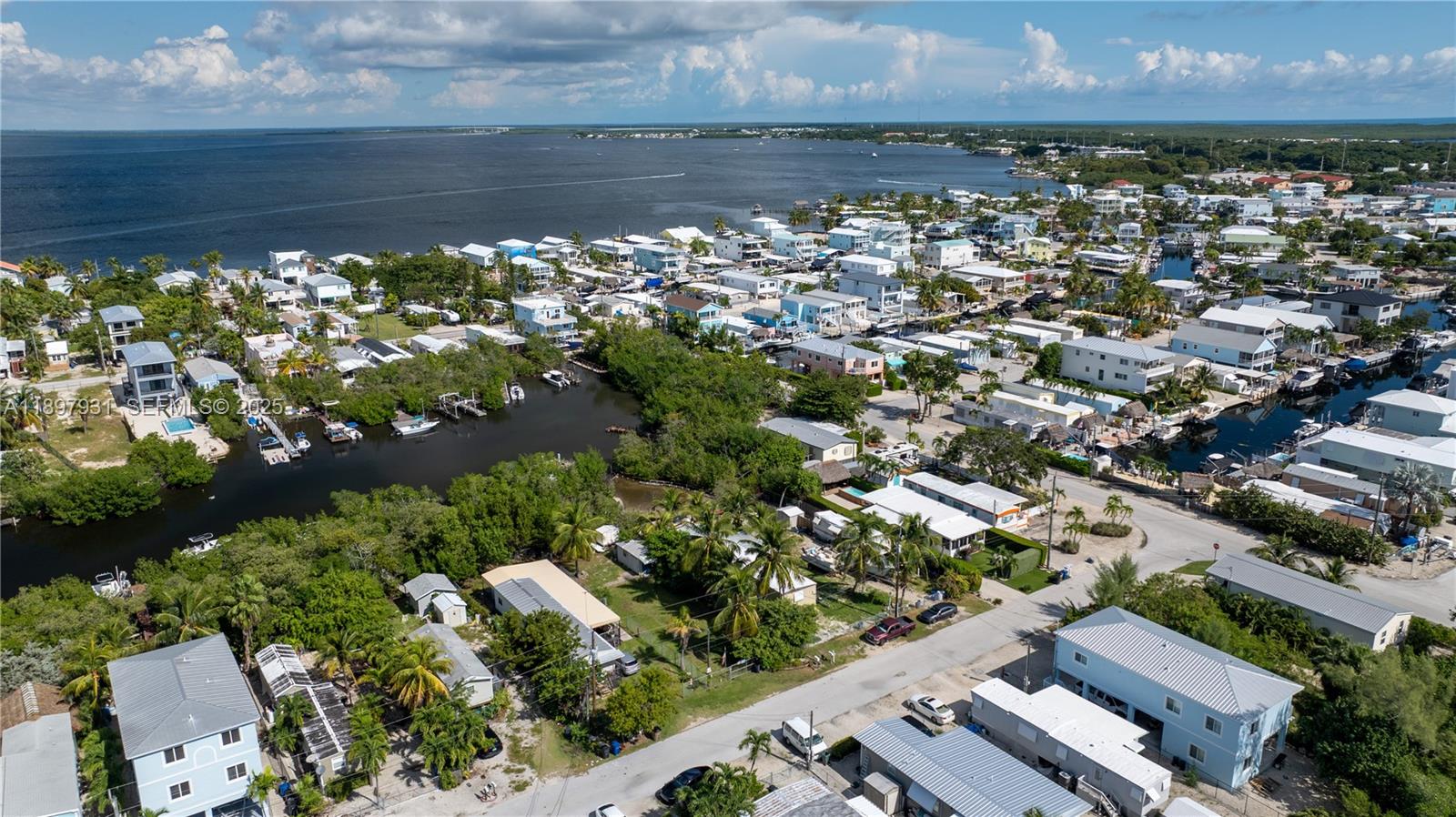 561 Gordon Circle Key Largo, FL 33037 - Photo 23 of 27