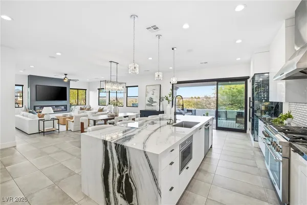 $1,999,000 | 10 Camino La Venta Court, Henderson, NV 89011