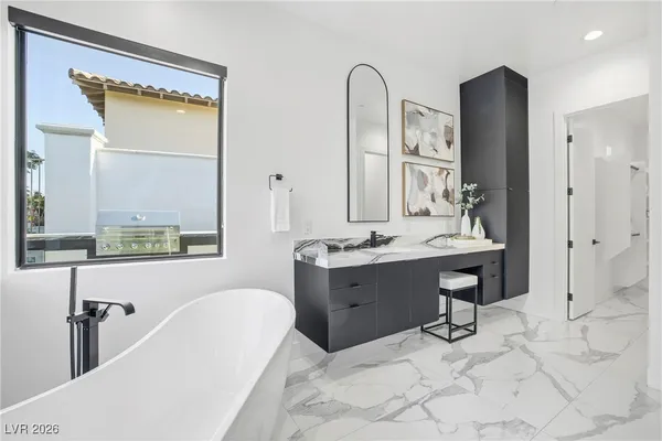 $1,999,000 | 10 Camino La Venta Court, Henderson, NV 89011