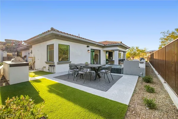 $1,999,000 | 10 Camino La Venta Court, Henderson, NV 89011