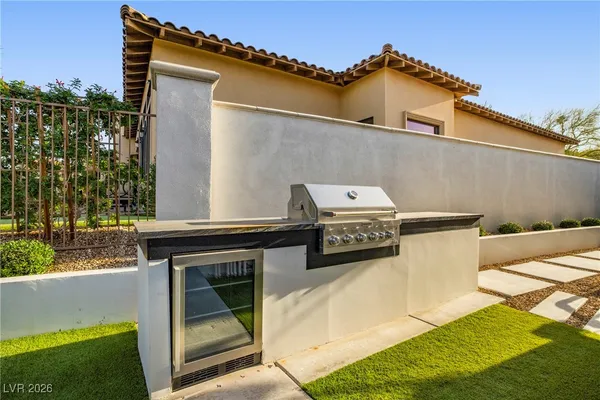 $1,999,000 | 10 Camino La Venta Court, Henderson, NV 89011
