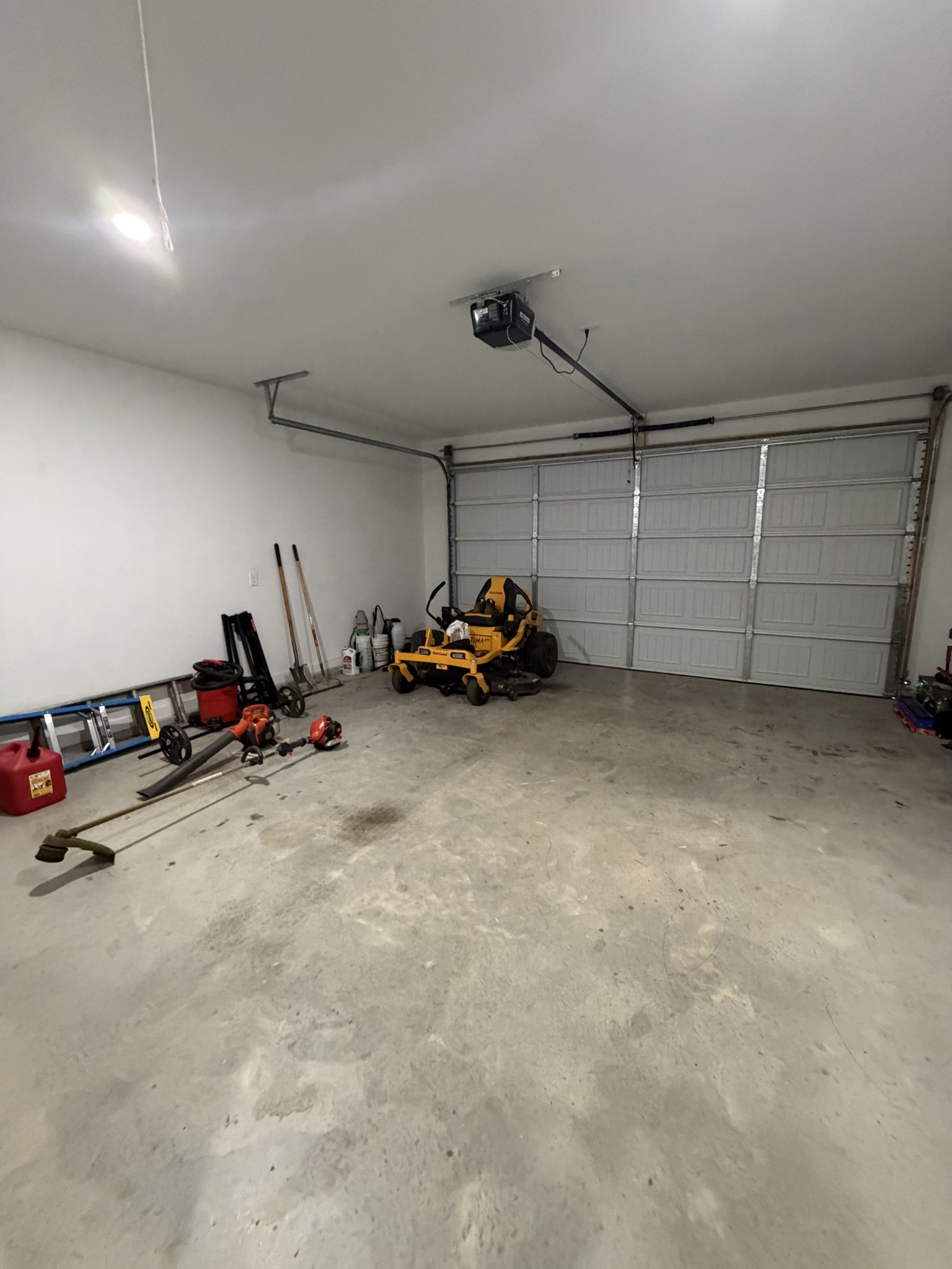 442 Bill Fuson Road McMinnville, TN 37110 - Photo 15 of 29 a view of a room with gym equipment