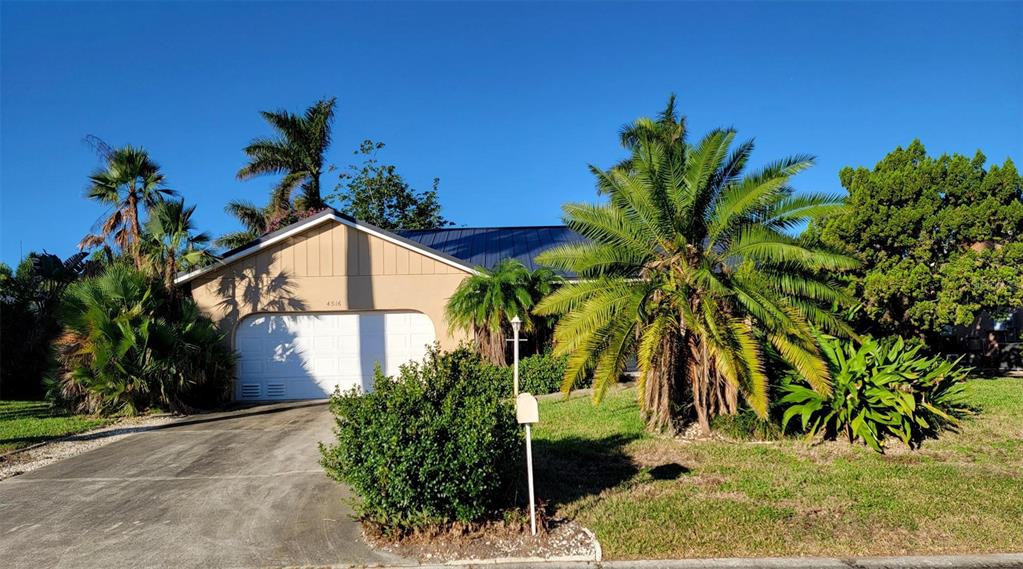 4516 Mangrove Point Road Bradenton, FL 34210 - Photo 1 of 1