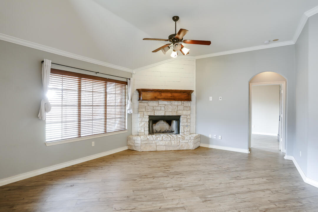 6207 100th Street Lubbock, TX 79424 - Photo 3 of 21 6207-101