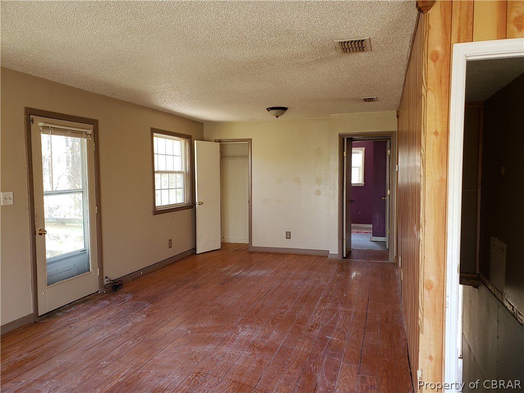 1258 Kates Neck Road Topping, VA 23169 - Photo 4 of 18