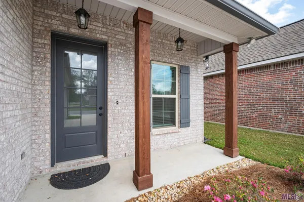 $339,000 | 16103 Knoll Crk Avenue, Baton Rouge, LA 70817