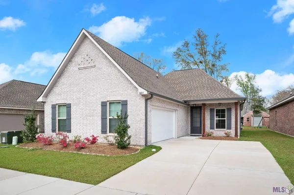 $339,000 | 16103 Knoll Crk Avenue, Baton Rouge, LA 70817