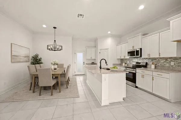$339,000 | 16103 Knoll Crk Avenue, Baton Rouge, LA 70817