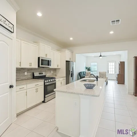 $343,000 | 16103 Knoll Crk Avenue, Baton Rouge, LA 70817