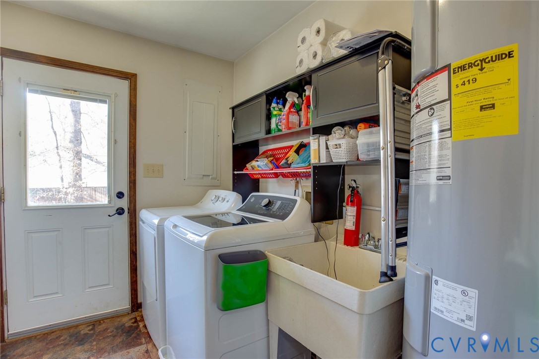 12930 Donegal Drive Chesterfield, VA 23832 - Photo 27 of 43 a utility room with dryer and washer