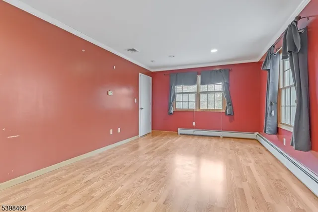 a view of empty room with window