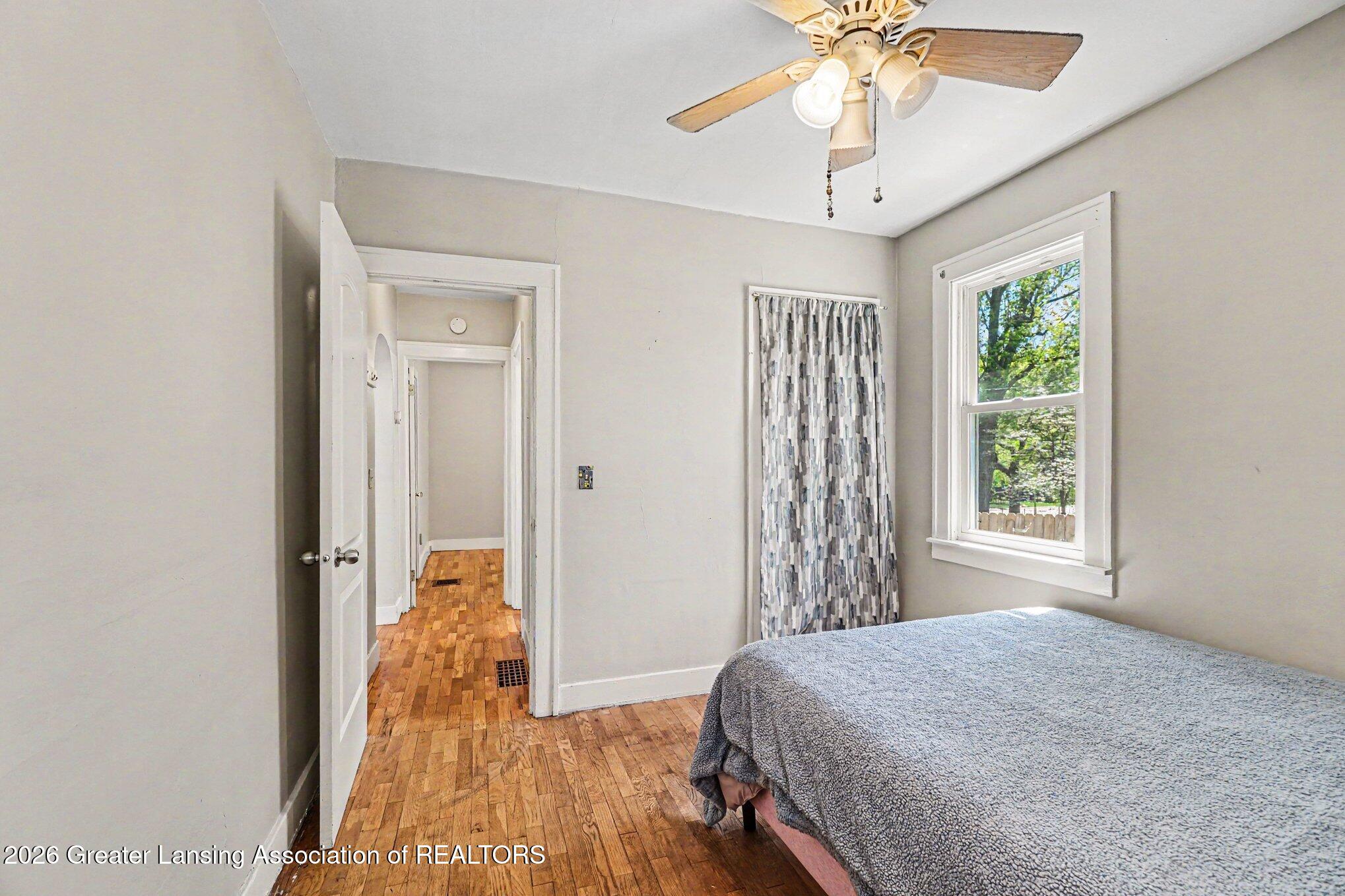 2515 Harding Avenue Lansing, MI 48910 - Photo 11 of 22 11