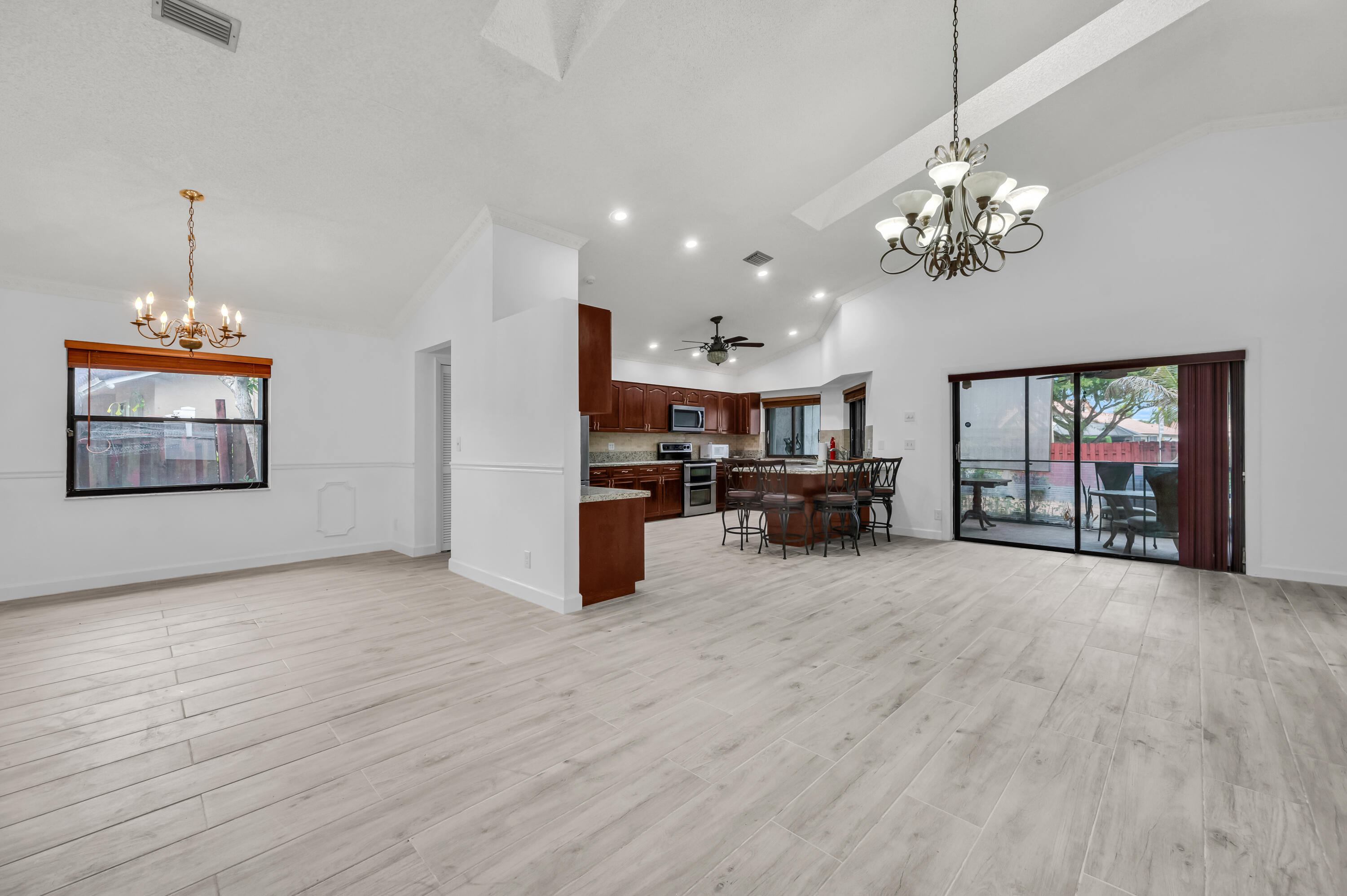 7619 Silver Woods Court Boca Raton, FL 33433 - Photo 2 of 20 DSC_1034