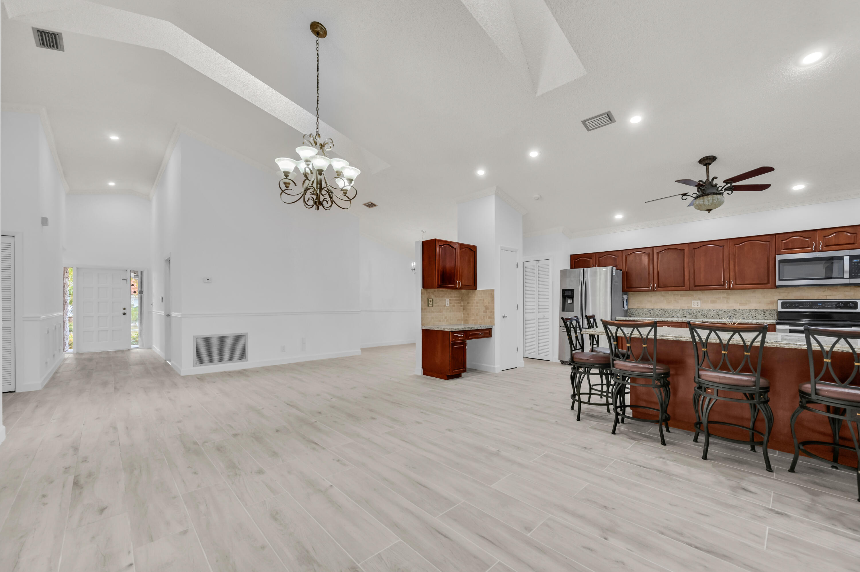 7619 Silver Woods Court Boca Raton, FL 33433 - Photo 9 of 20 DSC_1049