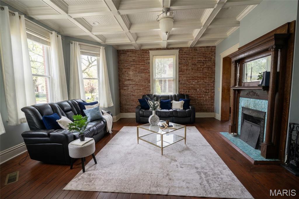 116 West Henry Street Staunton, IL 62088 - Photo 12 of 48