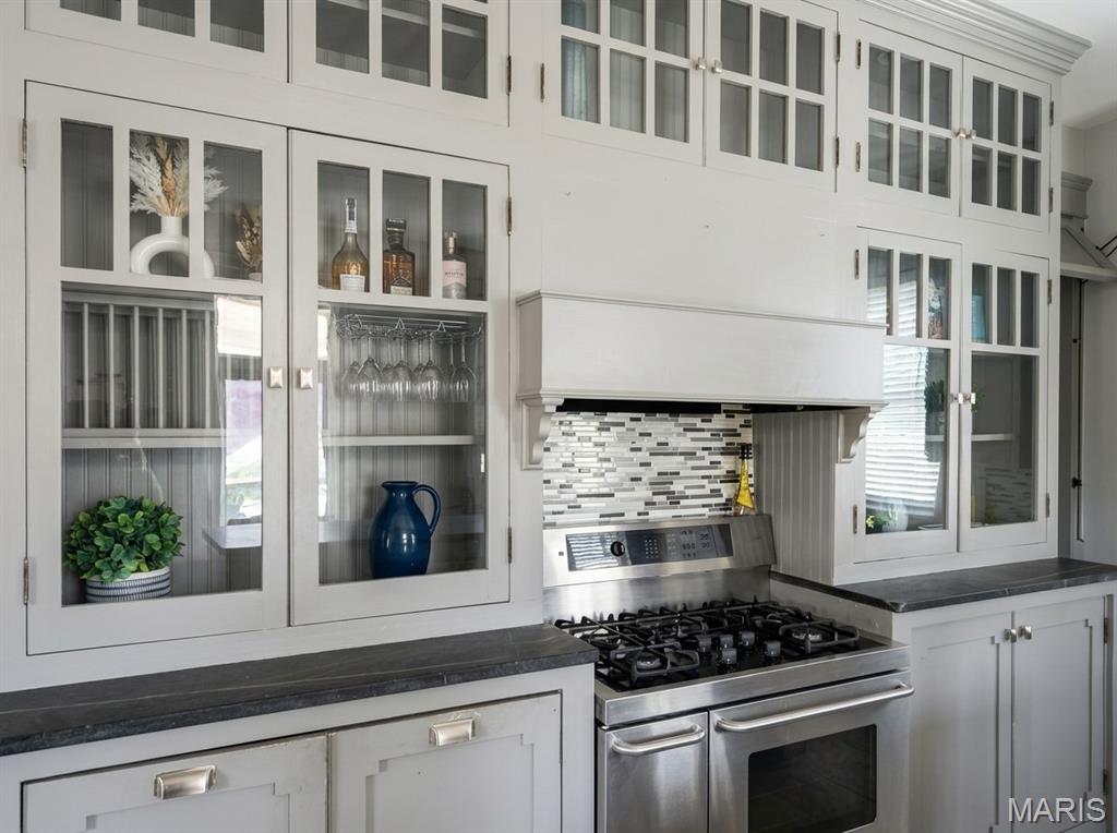 116 West Henry Street Staunton, IL 62088 - Photo 17 of 48