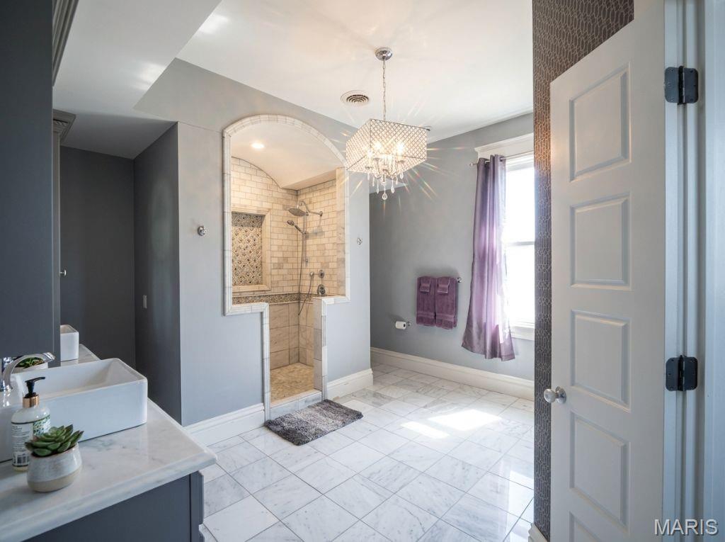 116 West Henry Street Staunton, IL 62088 - Photo 23 of 48