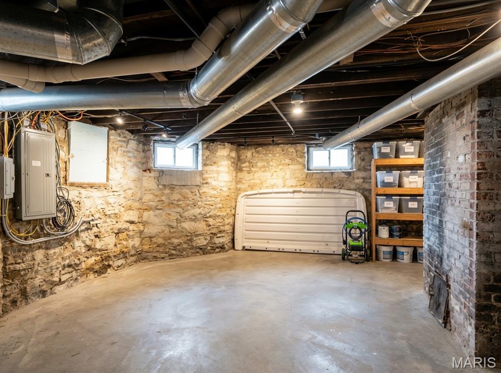 116 West Henry Street Staunton, IL 62088 - Photo 40 of 48