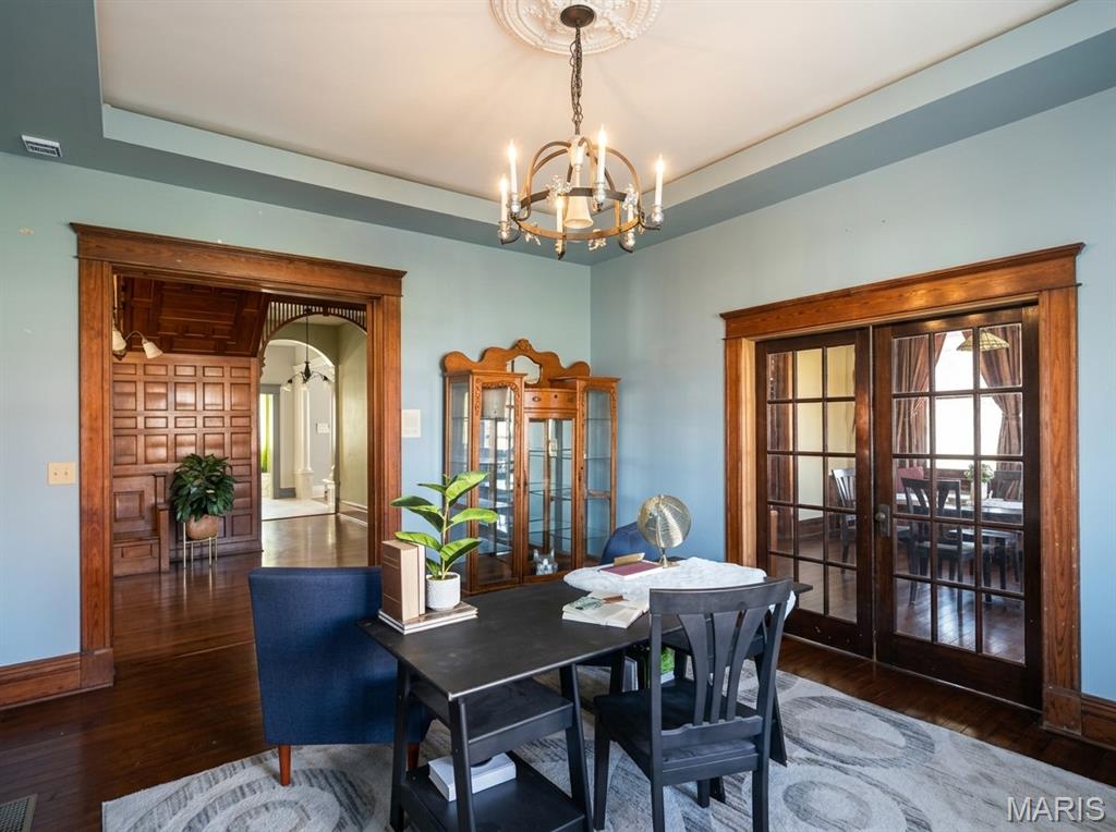 116 West Henry Street Staunton, IL 62088 - Photo 9 of 48