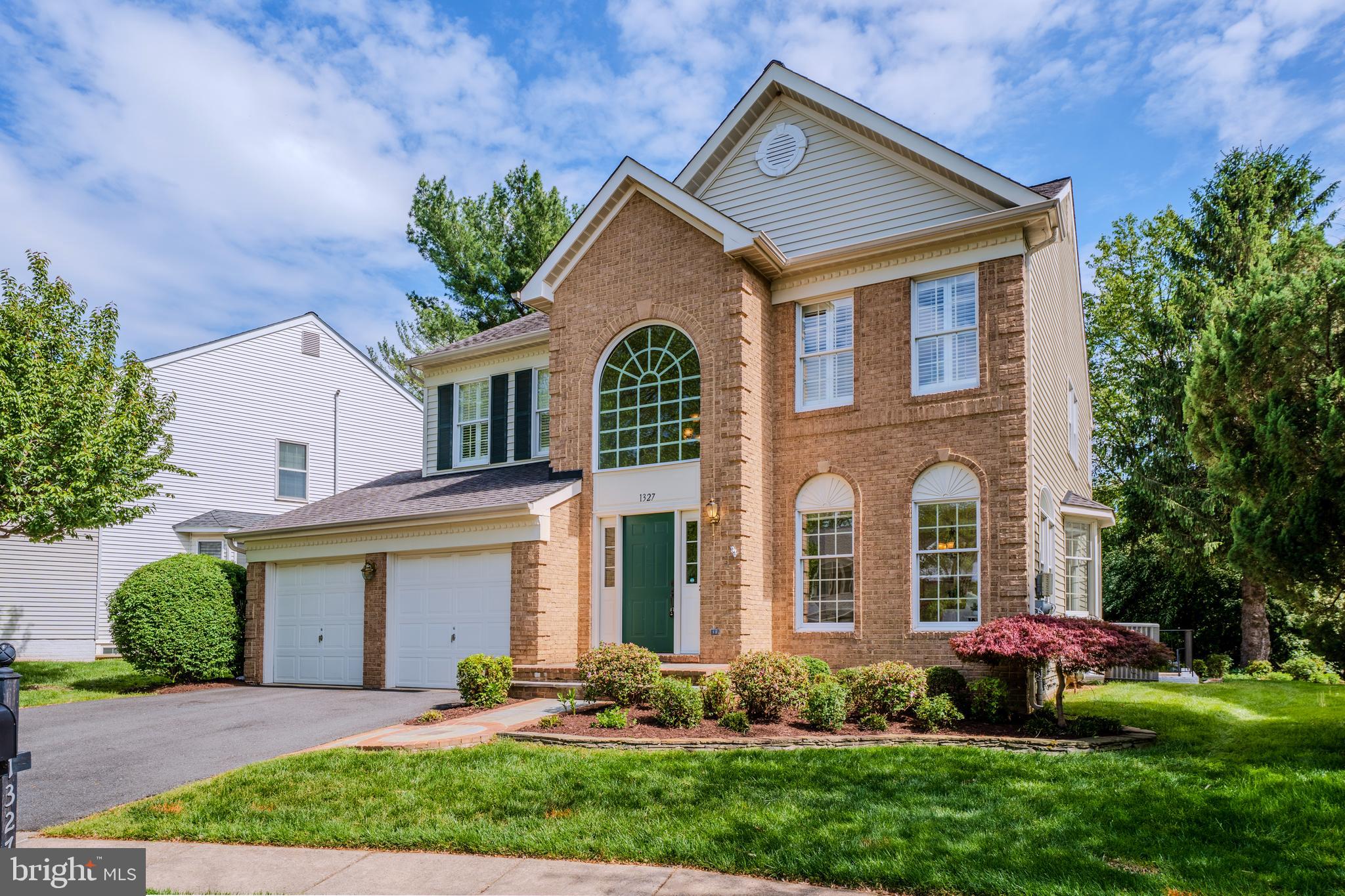 1327 Murray Downs Way Reston, VA 20194 - Photo 48 of 70 Front