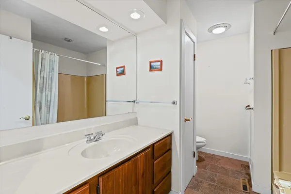 $449,900 | 205 East Sherwin Circle, Urbana, IL 61802
