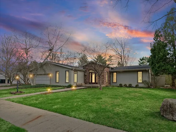 $449,900 | 205 East Sherwin Circle, Urbana, IL 61802