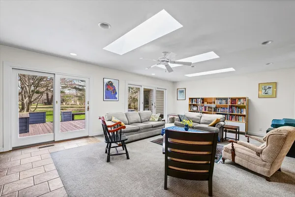 $449,900 | 205 East Sherwin Circle, Urbana, IL 61802