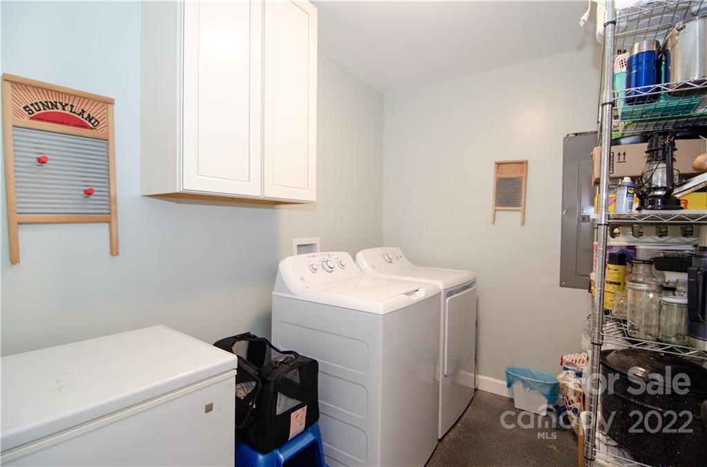 3267 Park Road Ridgeway, SC 29130 - Photo 24 of 40 a utility room with dryer and washer