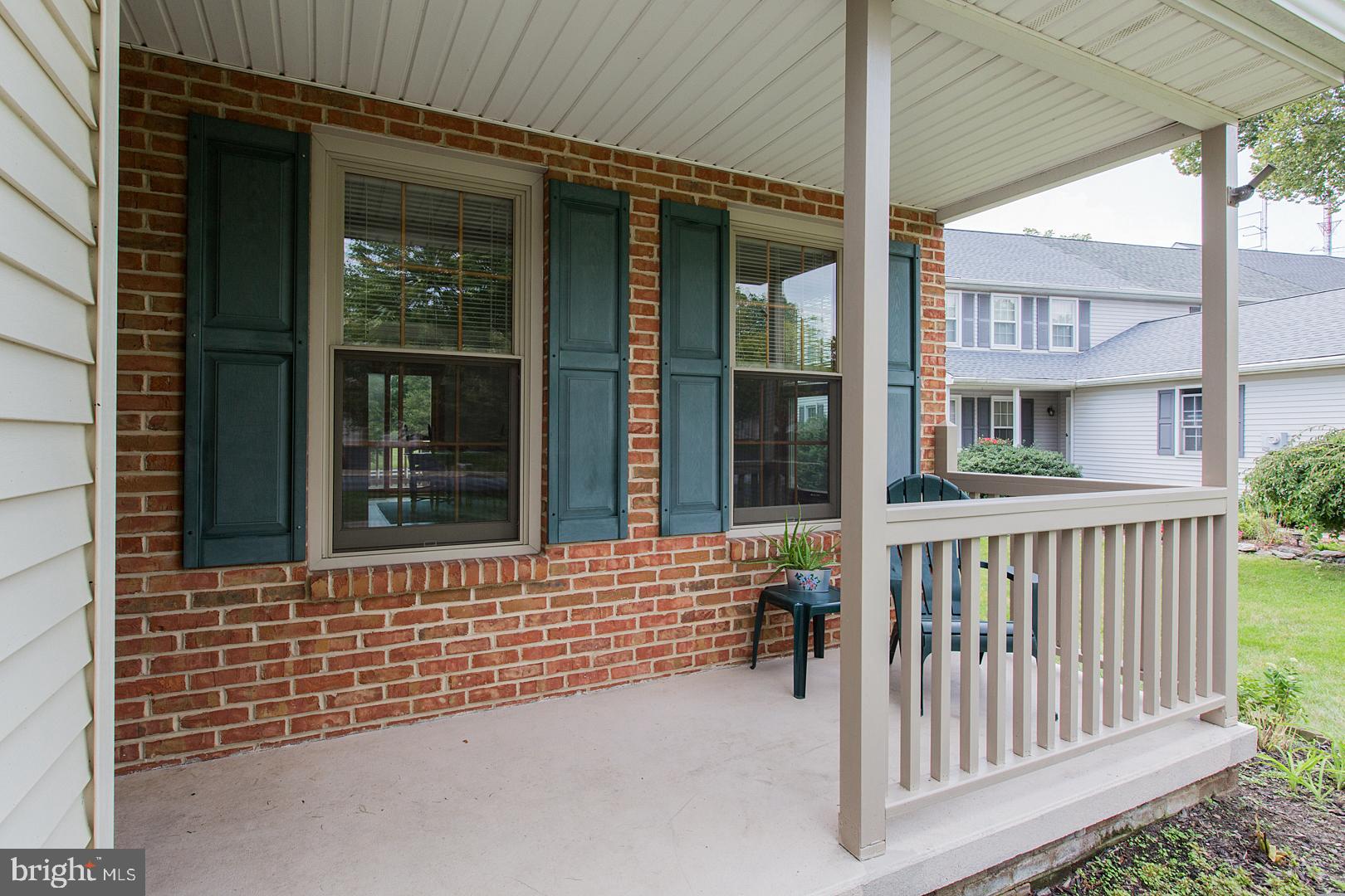 37 Greythorne Road Lancaster, PA 17603 - Photo 4 of 48 Gallery Image 4
