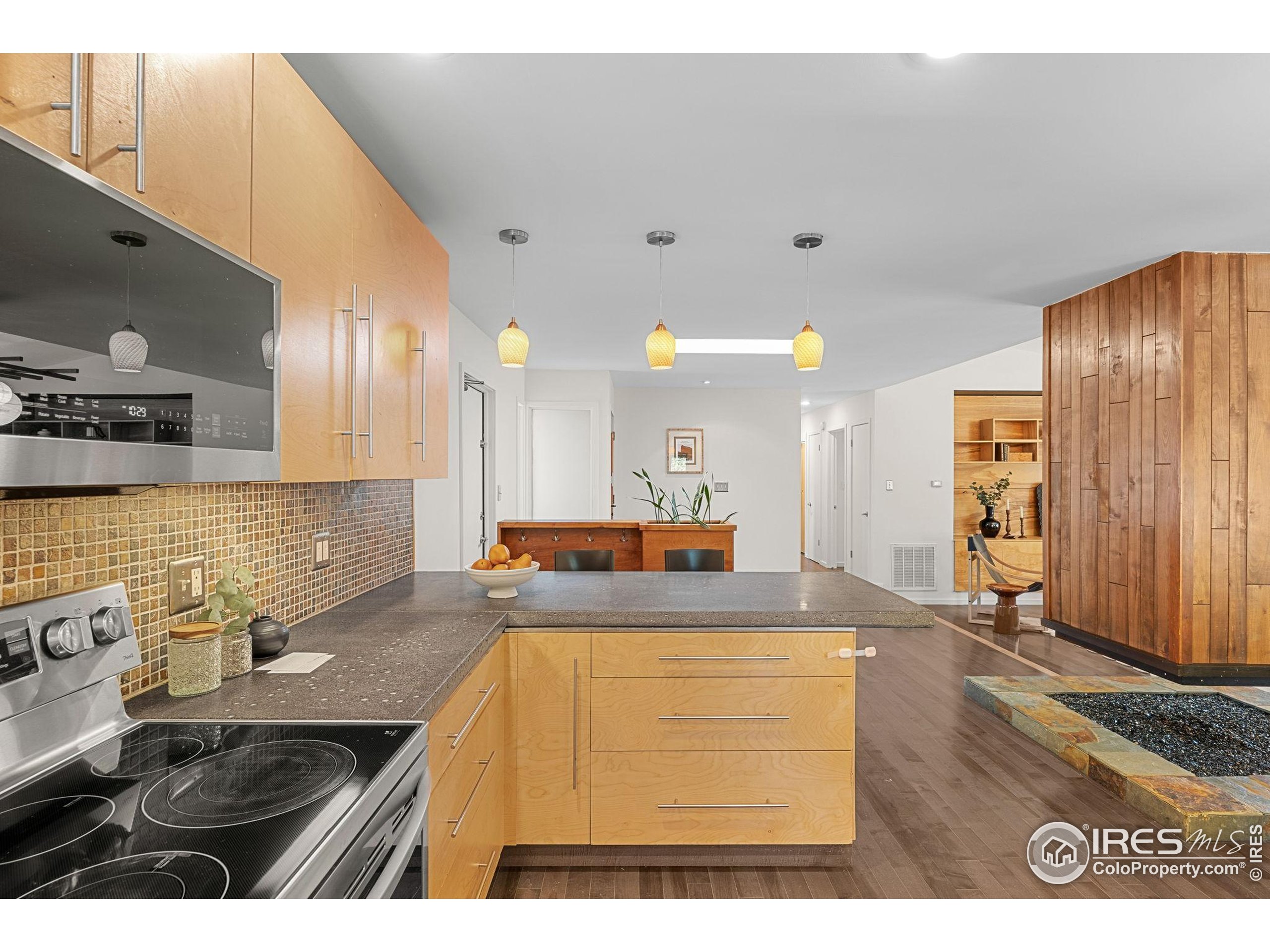 2103 Rangeview Lane Longmont, CO 80501 - Photo 17 of 47