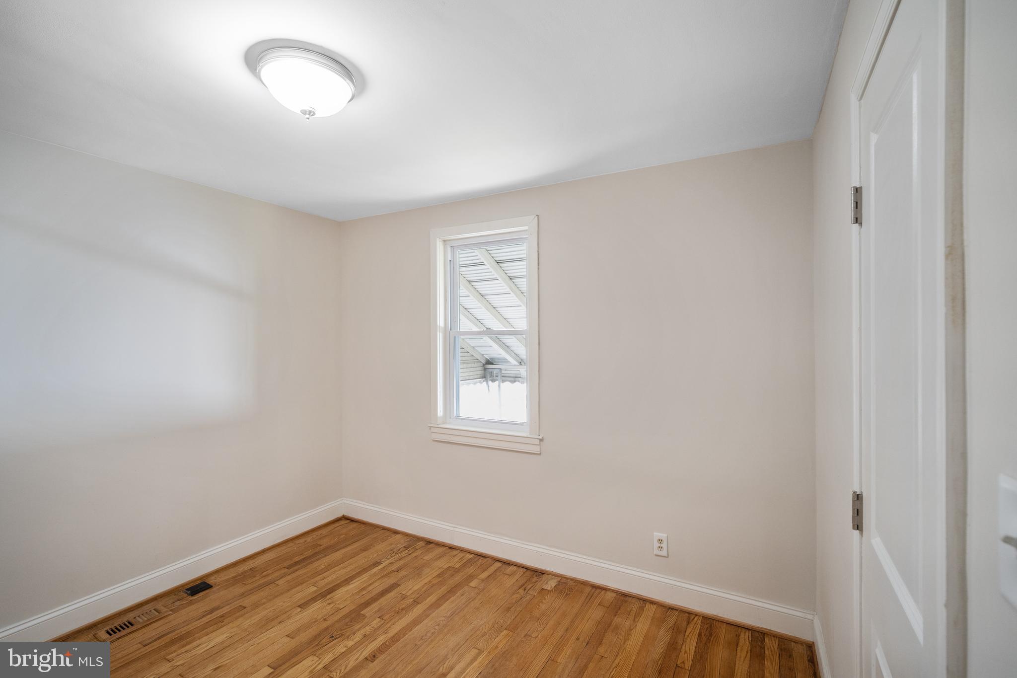 4110 Belle Grove Road Baltimore, MD 21225 - Photo 18 of 34 Main floor bedroom 1