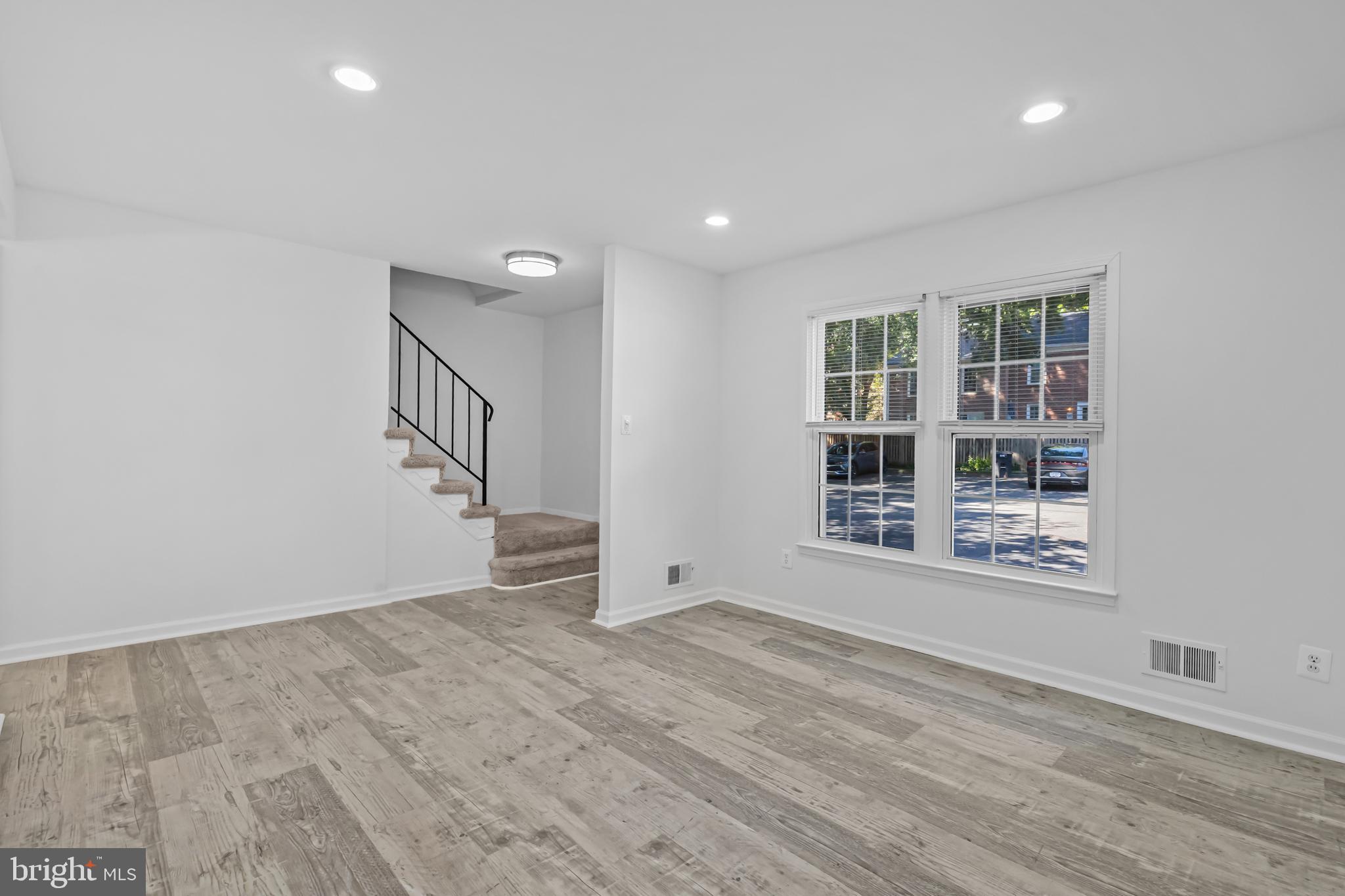 11924 Travistock Court Reston, VA 20191 - Photo 7 of 41