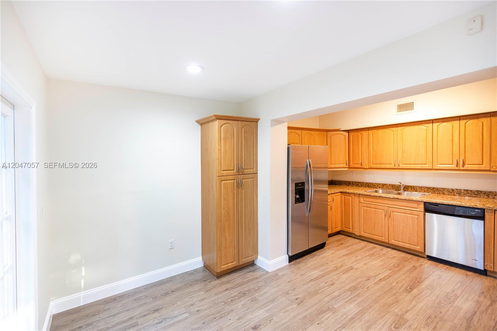 5451 Southwest 80th Street Miami, FL 33143 - Photo 12 of 39