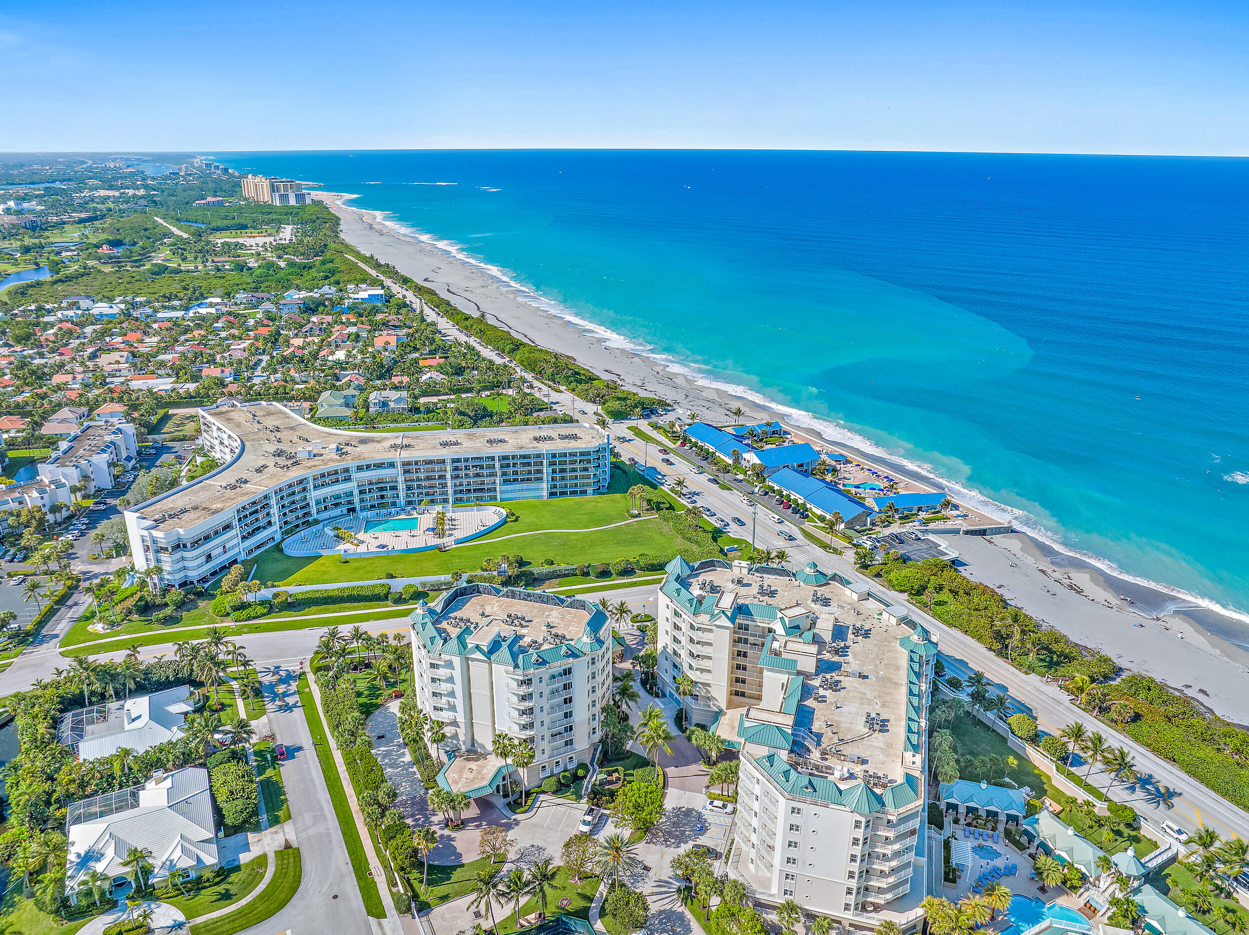 221 Ocean Grande Boulevard, Unit 407 Jupiter, FL 33477 - Photo 27 of 39 a view of a tennis court