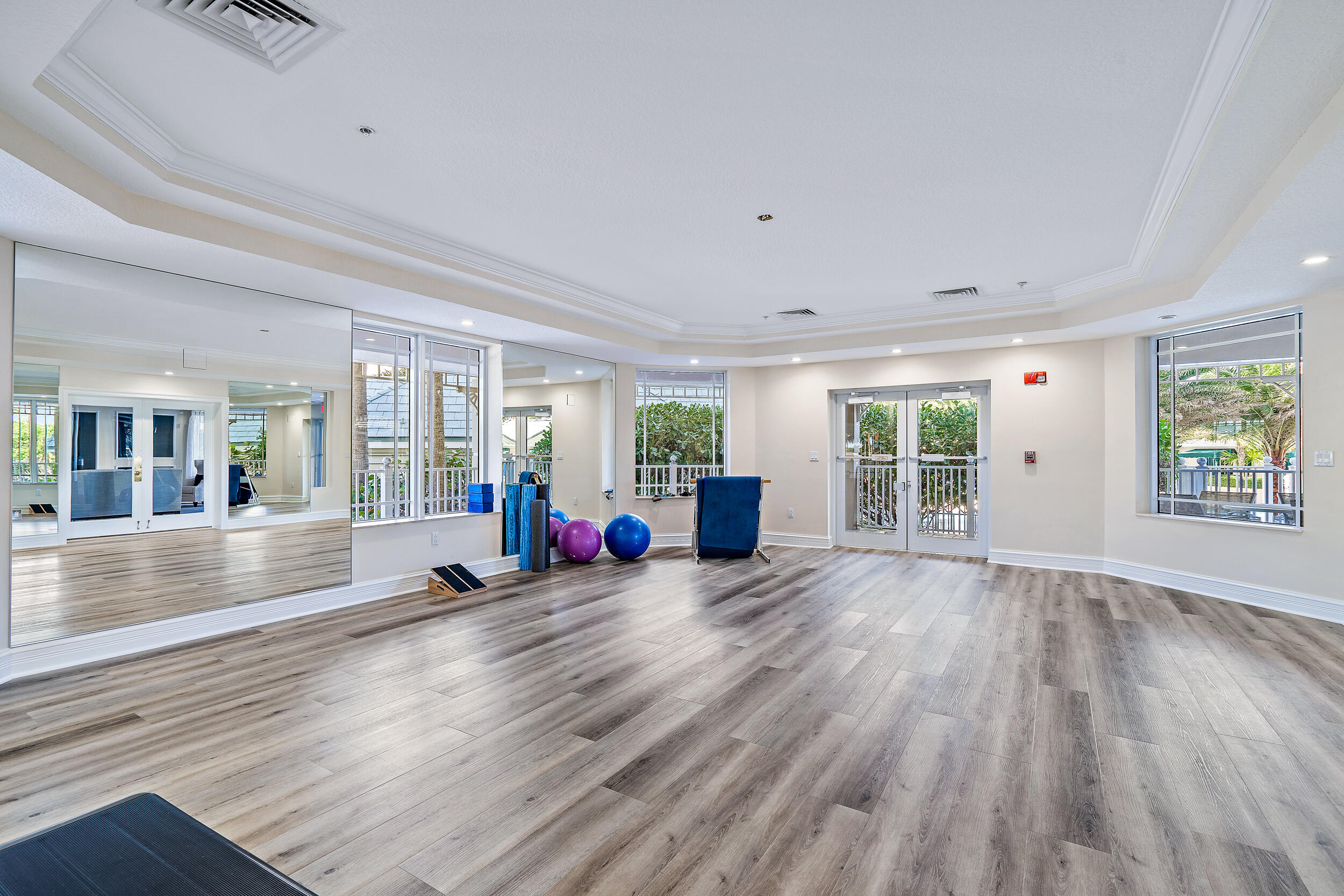 221 Ocean Grande Boulevard, Unit 407 Jupiter, FL 33477 - Photo 36 of 39 a view of a living room and hardwood floor