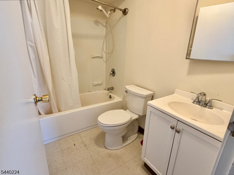 7 Oak Ridge Road West Milford, NJ 07435 - Photo 3 of 7