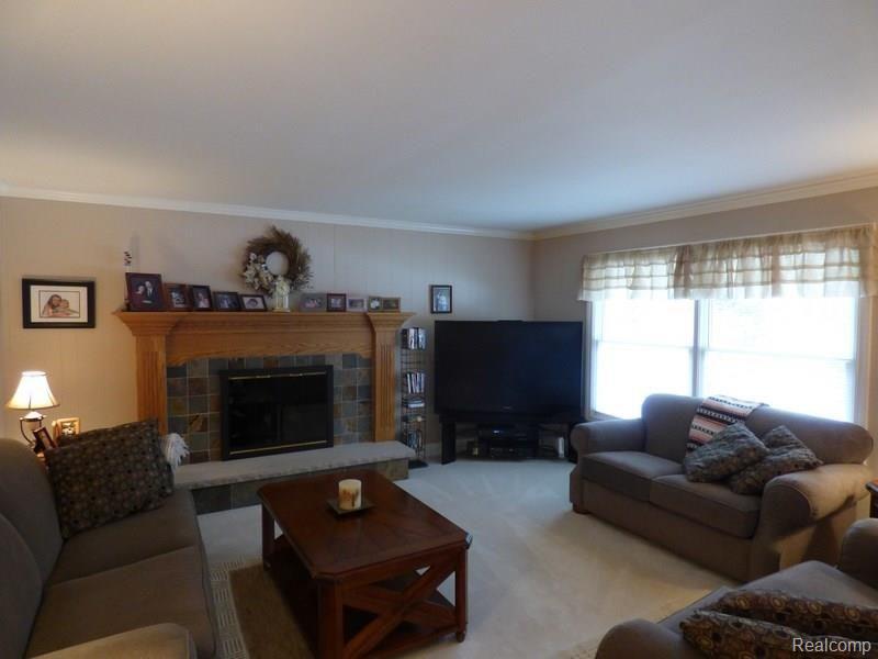 4873 Jewell Road Howell, MI 48843 - Photo 13 of 32 P1010072.jpg