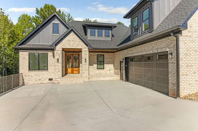 $919,000 | 713 Man Of War Court, Inman, SC 29349