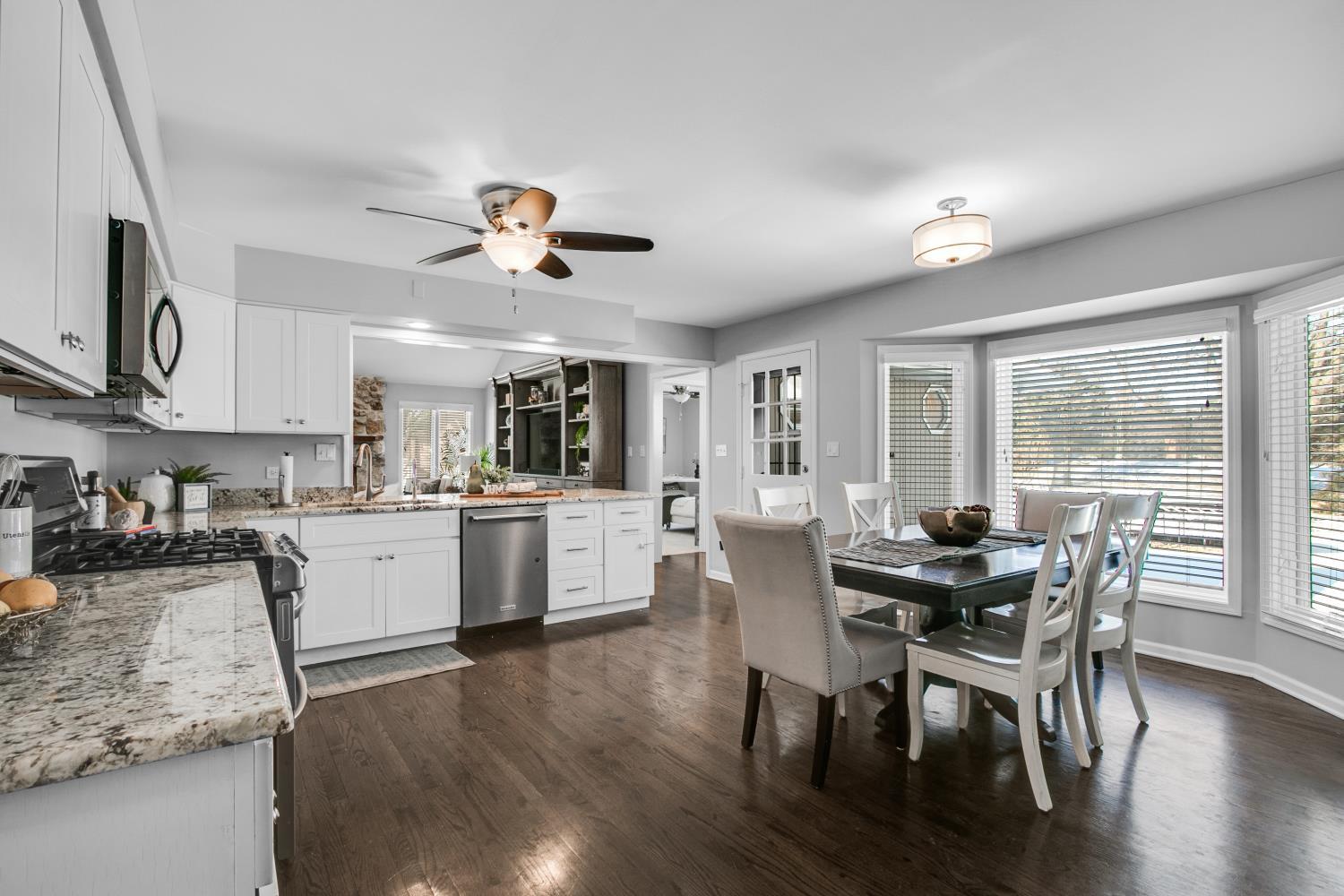 3700 Monarch Circle Naperville, IL 60564 - Photo 12 of 48