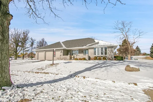 $860,000 | 3700 Monarch Circle, Naperville, IL 60564